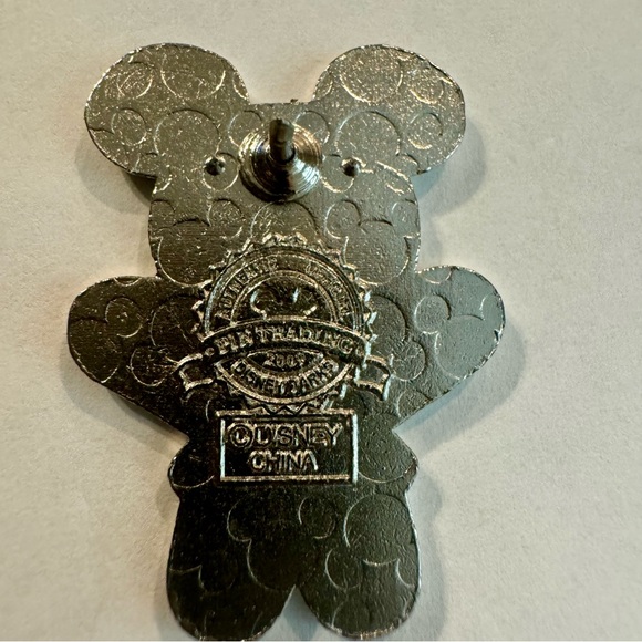 Disney Pin - 2009 Mickey Mouse Character Pop Art - Picture 6 of 8